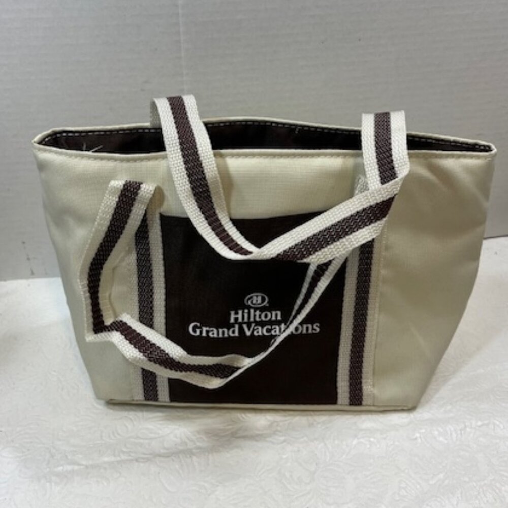 Hilton Grand Vacations Soft Mini Zip Cooler Beach Lunch Tote Bag 9"x5"x7.5"